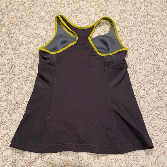 Nike Dri-Fit Women’s Workout Tank Top - Picture 7 of 7